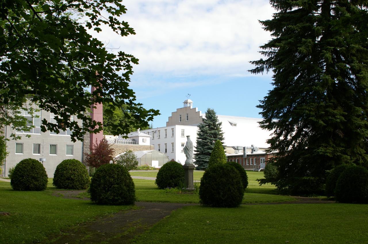 Auberge De L'Abbaye D'Oka Esterno foto